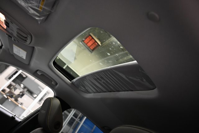 New 2026 Chevrolet Trax ACTIV w/ Sunroof Package image 21