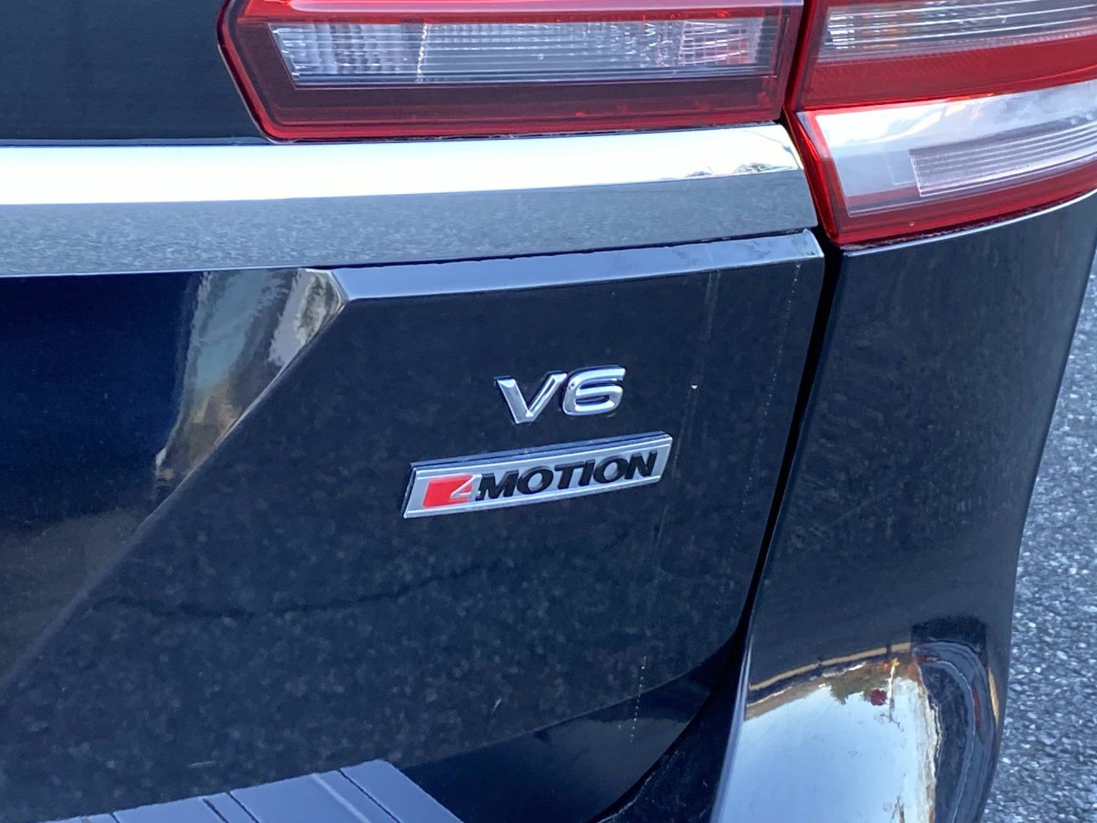 Used 2019 Volkswagen Atlas SEL Premium image 6