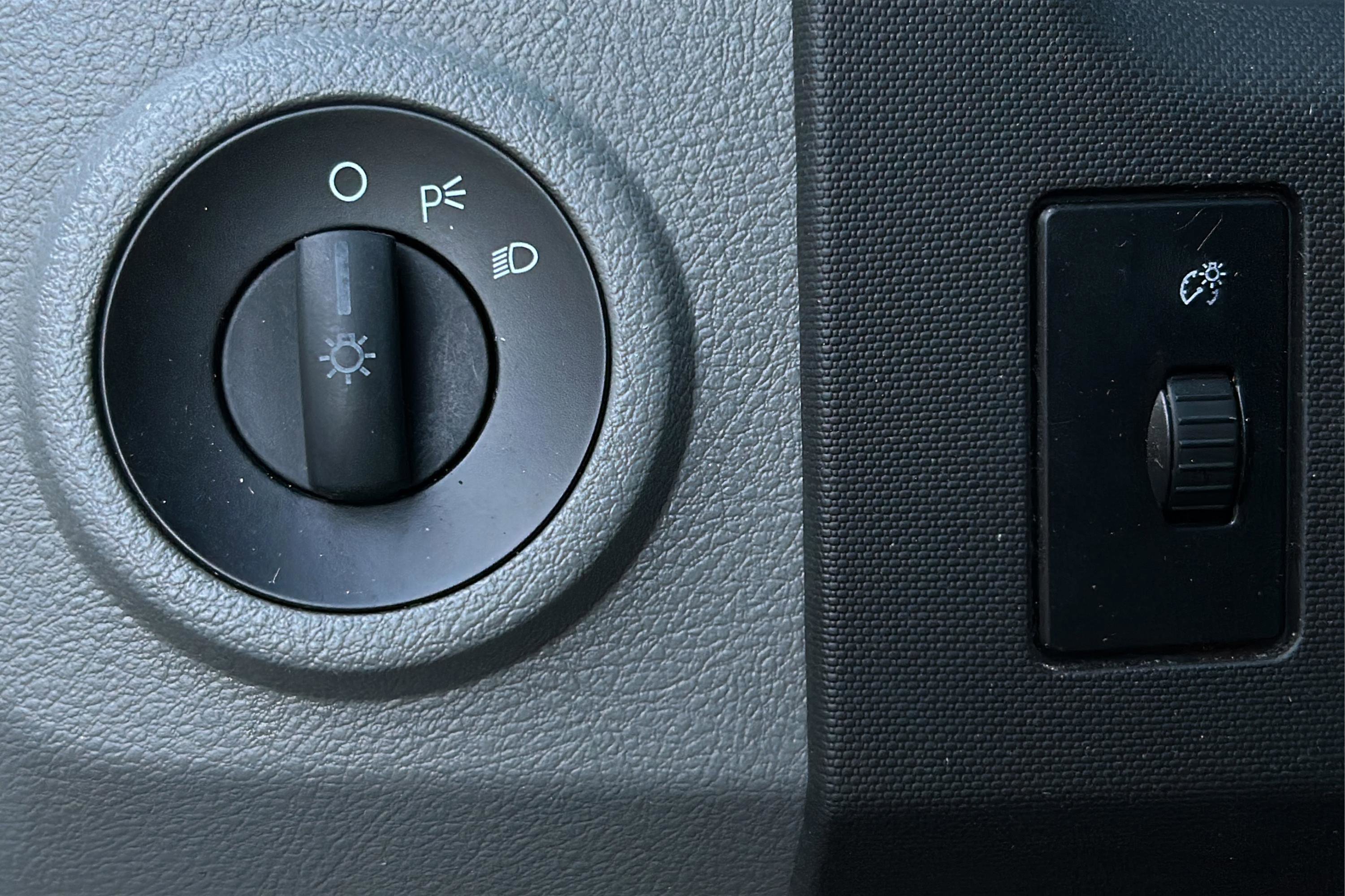 Used 2014 Ford E-250 and Econoline 250 w/ Power Group image 37