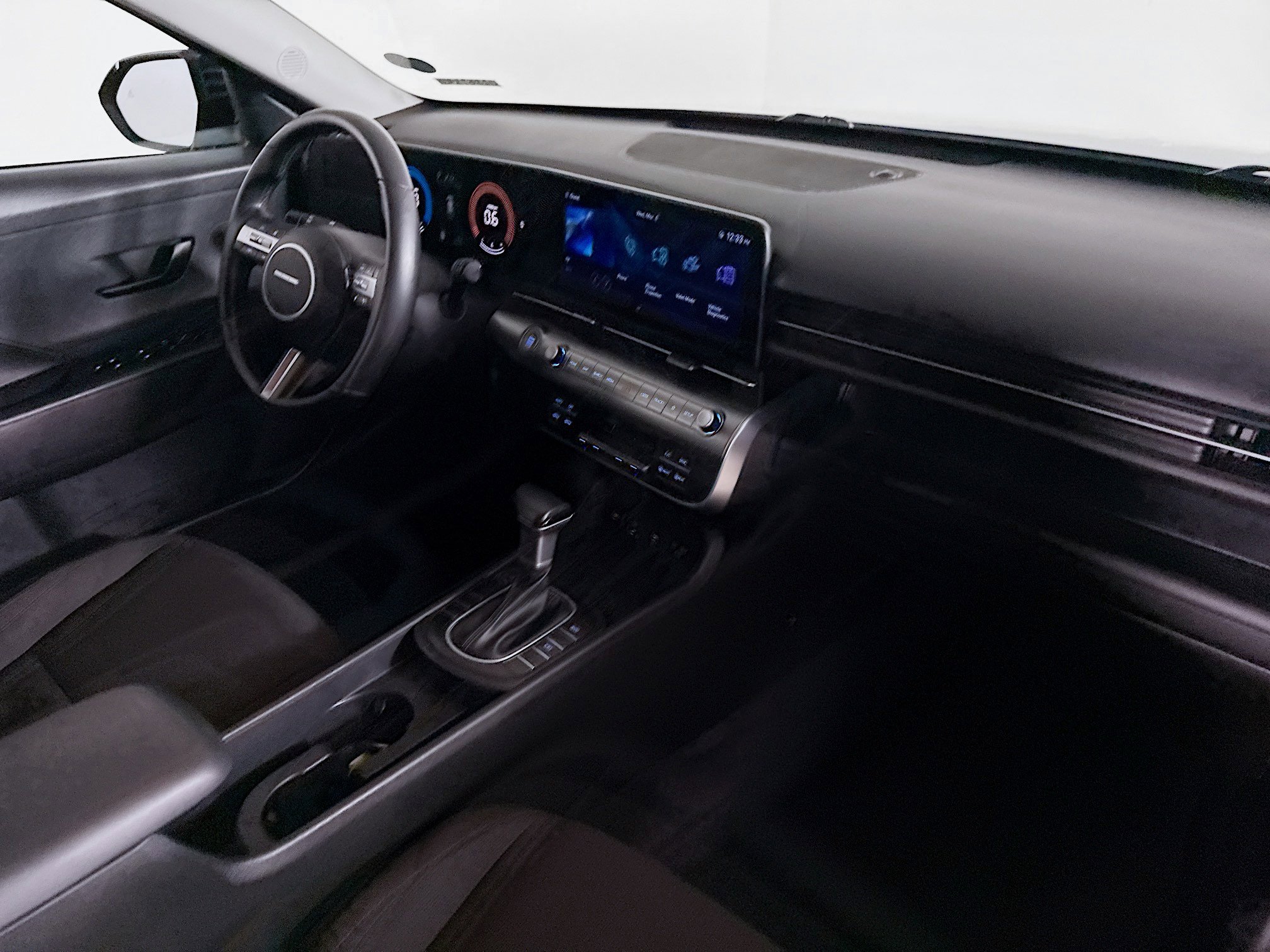 Used 2025 Hyundai Kona SEL image 34