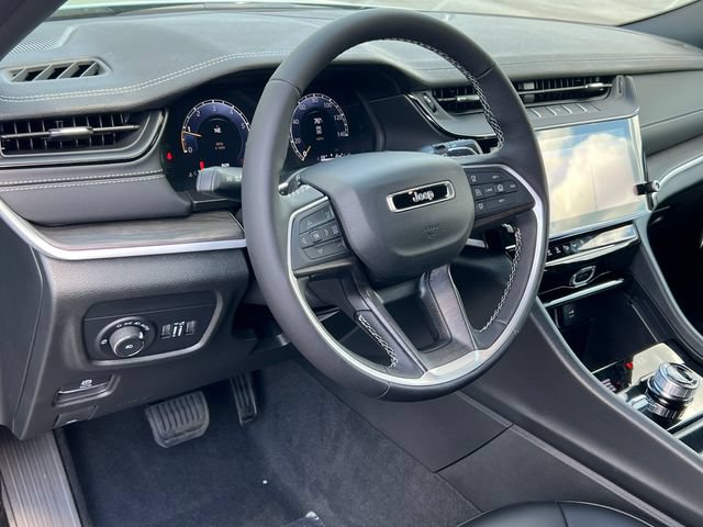 New 2026 Jeep Grand Cherokee L Limited w/ Limited Altitude Package AWD/4WD image 18