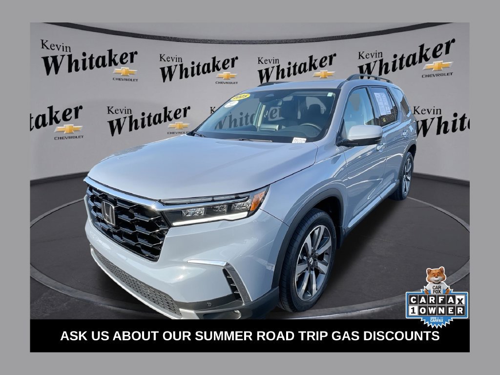 Used 2025 Honda Pilot Touring image 1