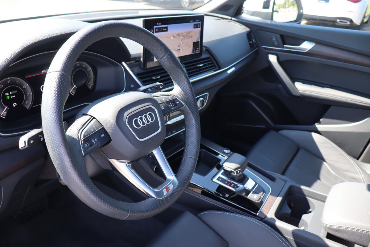 Used 2025 Audi Q5 e Premium Plus image 9