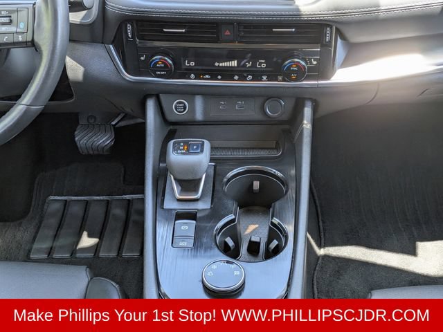 Used 2021 Nissan Rogue SV w/ Premium Package AWD/4WD image 18