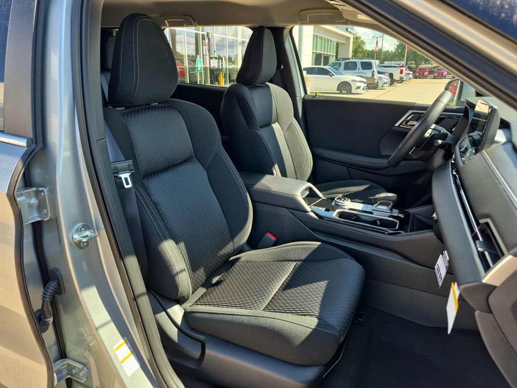 Used 2025 Mitsubishi Outlander ES image 23