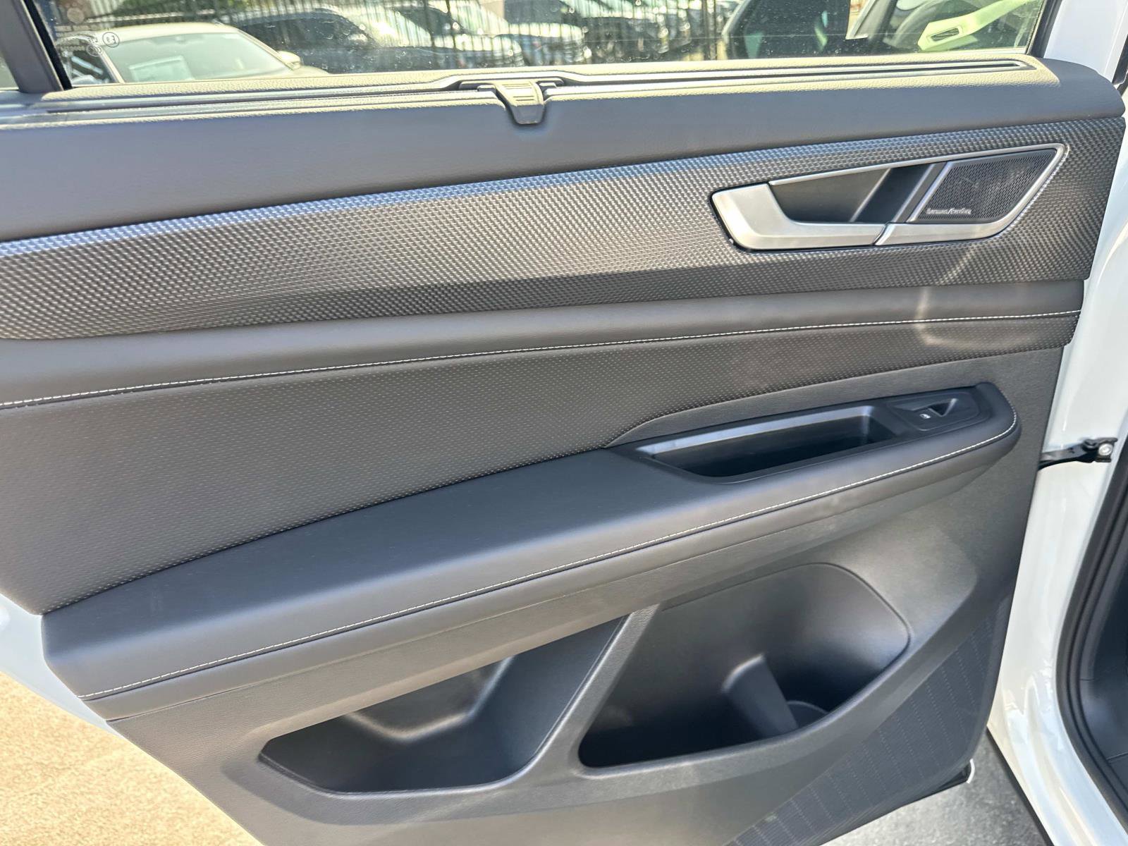 New 2025 Volkswagen Atlas Cross Sport SEL Premium R-Line image 11