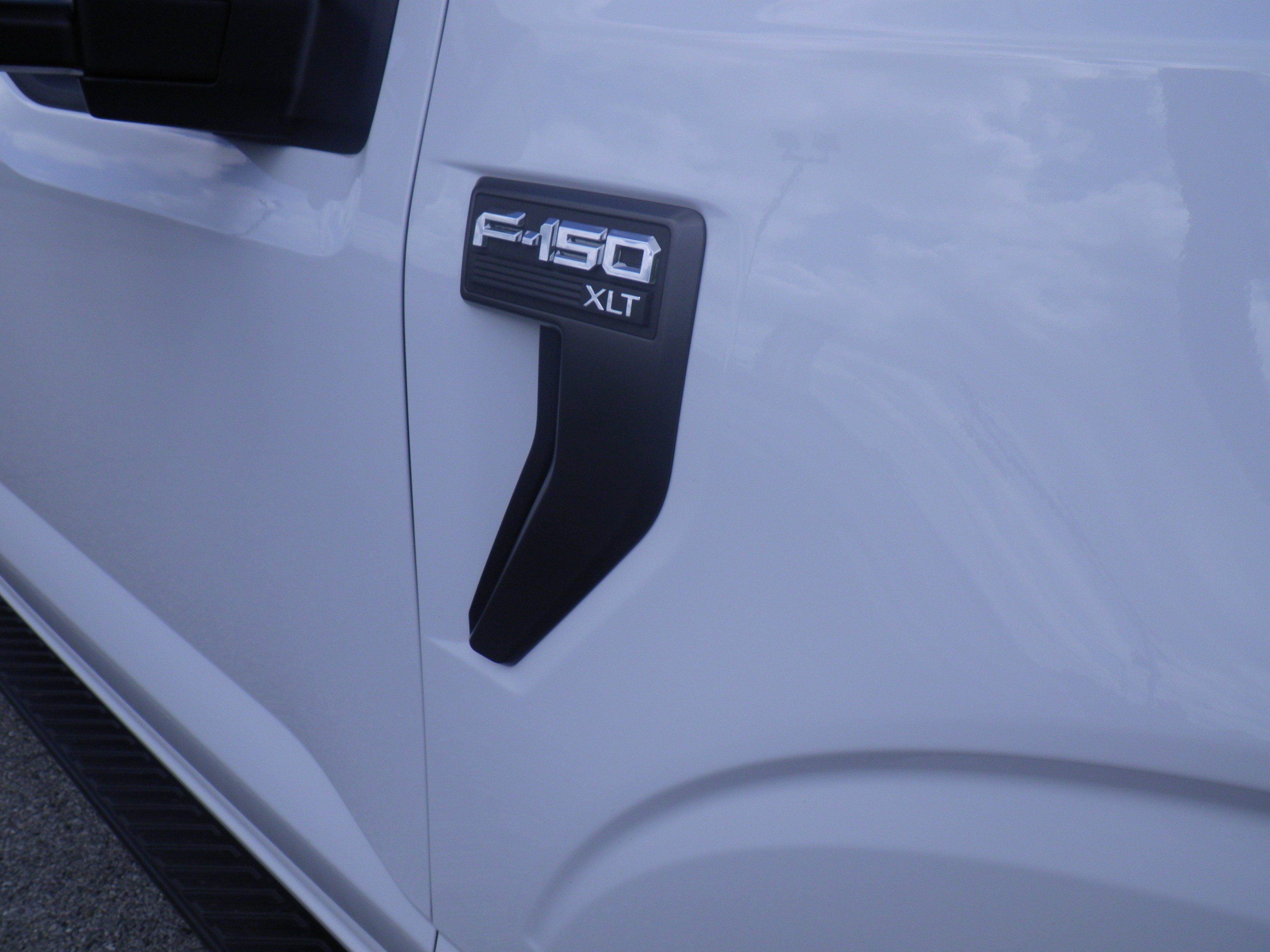 Certified 2022 Ford F150 XLT w/ Equipment Group 302A High image 10