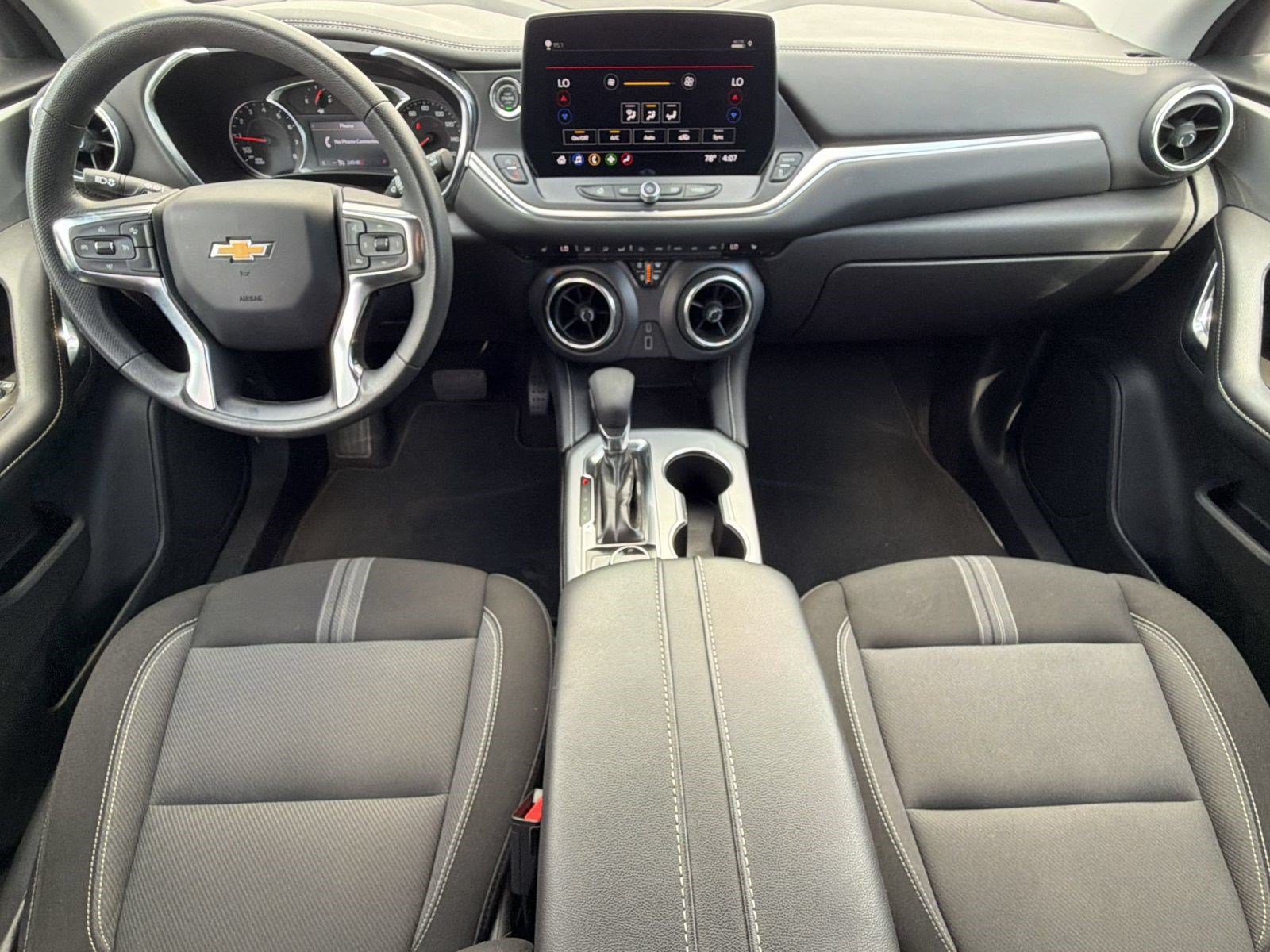 Used 2025 Chevrolet Blazer LT FWD image 16