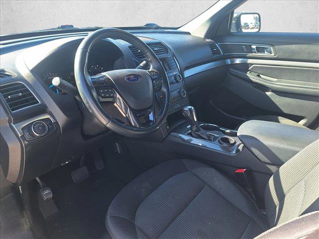 Used 2019 Ford Explorer XLT image 9