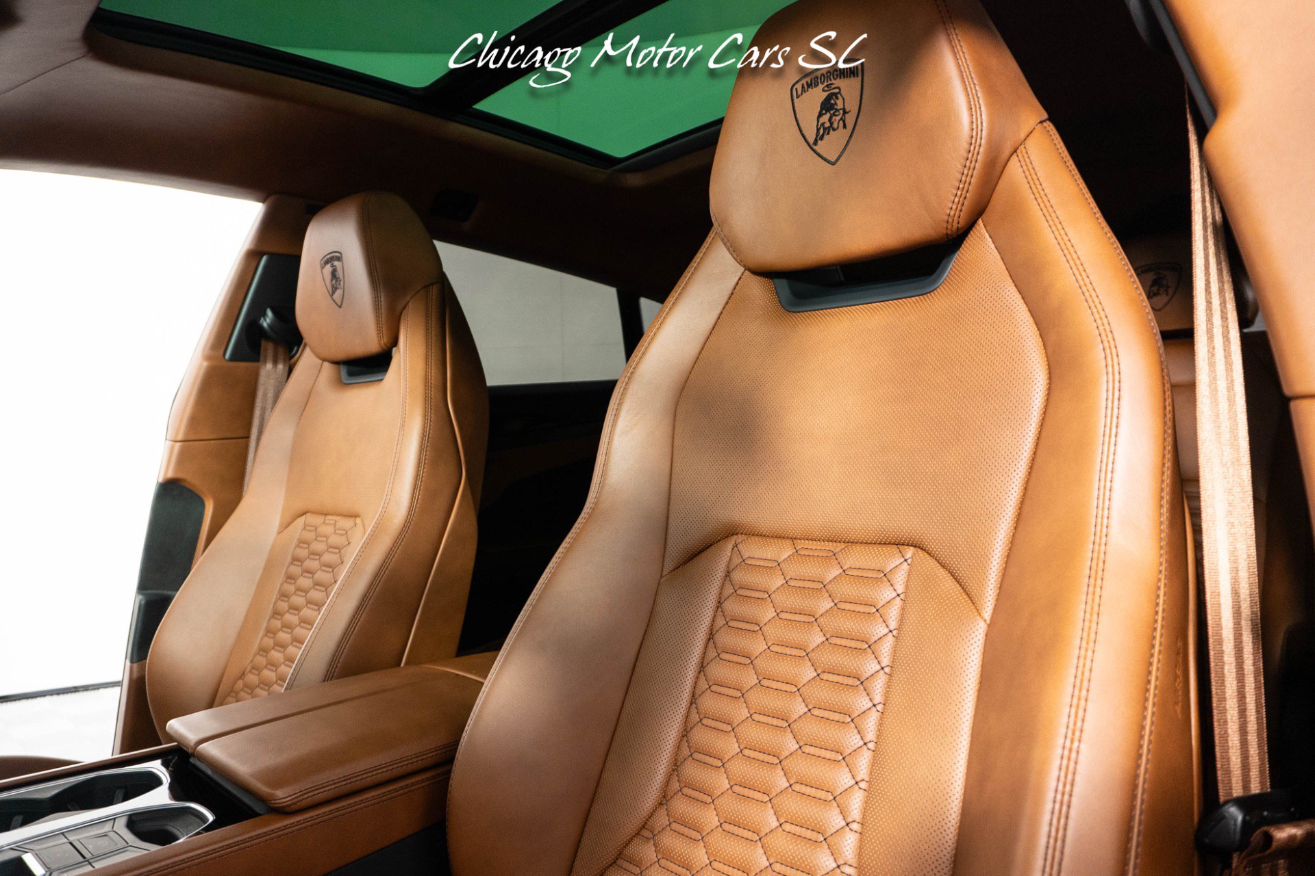 Used 2021 Lamborghini Urus AWD/4WD image 45