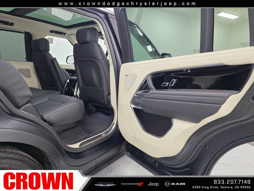 Used 2023 Land Rover Range Rover Long Wheelbase SE AWD/4WD image 17