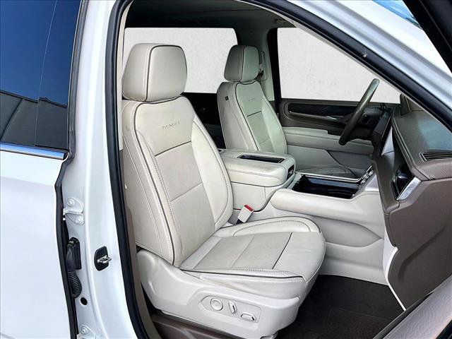 Used 2023 GMC Yukon Denali w/ Advanced Technology Package RWD image 9
