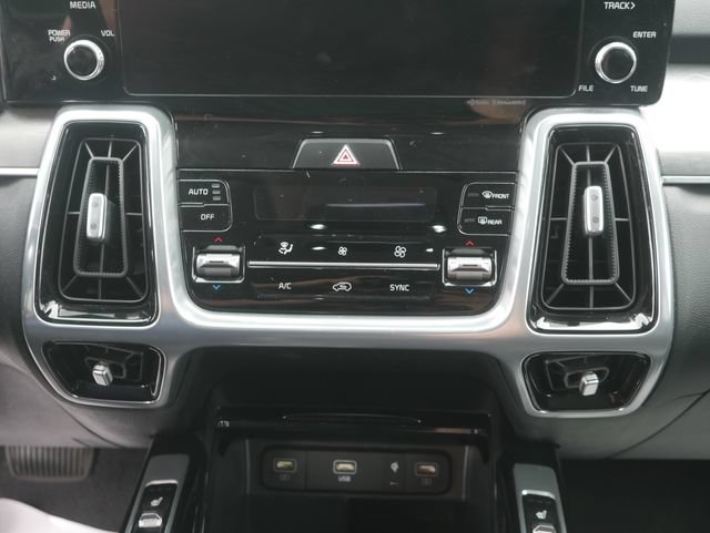 Used 2023 Kia Sorento SX AWD/4WD image 33