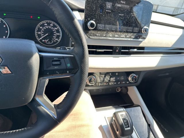 Used 2022 Mitsubishi Outlander SEL image 35