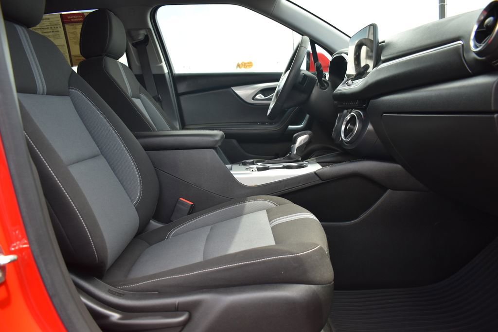 Used 2023 Chevrolet Blazer LT FWD image 5