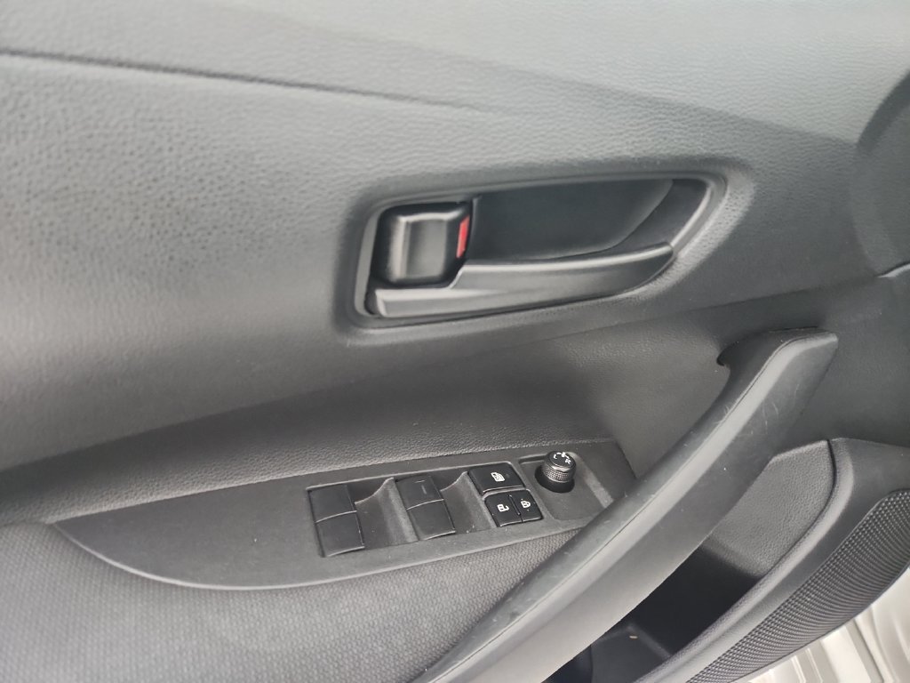 Used 2025 Toyota Corolla LE FWD image 23