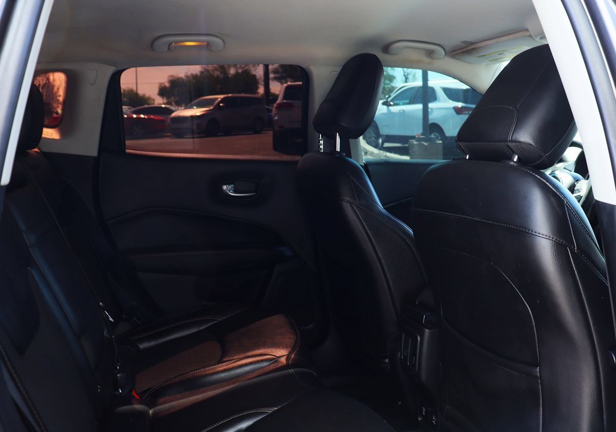 Used 2019 Jeep Compass Latitude FWD image 28