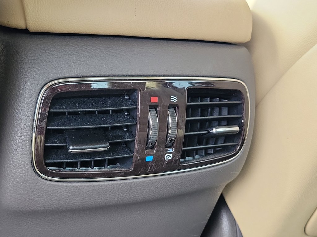 Used 2010 Hyundai Genesis 3.8 RWD image 19