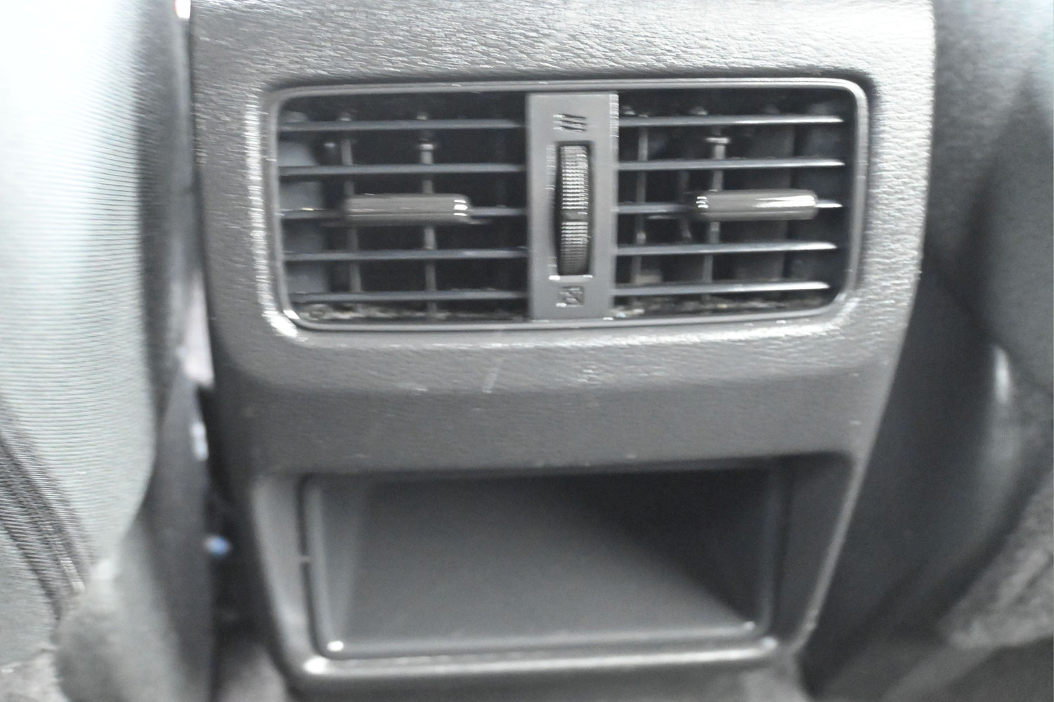Used 2024 Nissan Rogue S FWD image 13