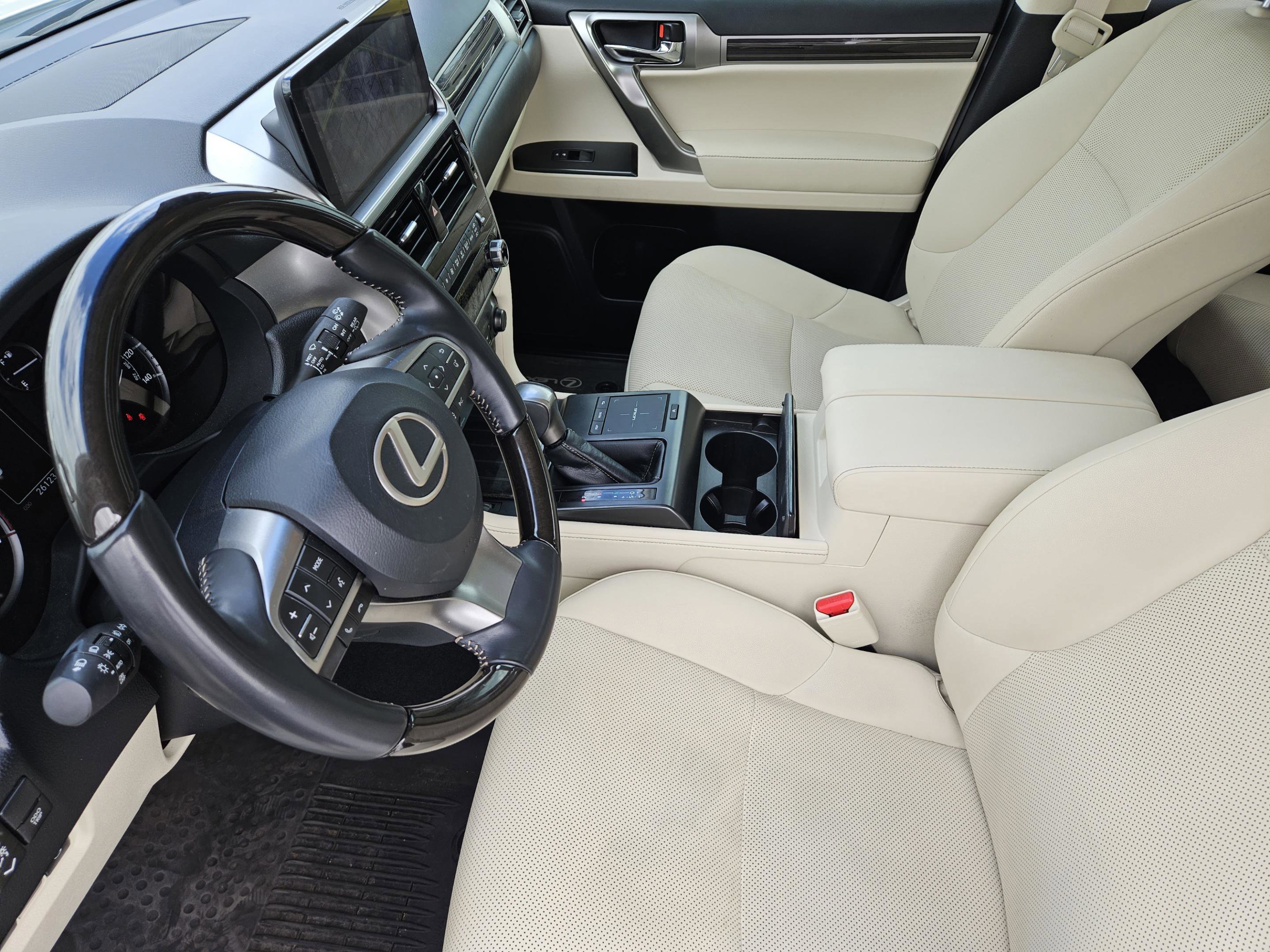 Used 2023 Lexus GX 460 Premium w/ Accessory Package image 15