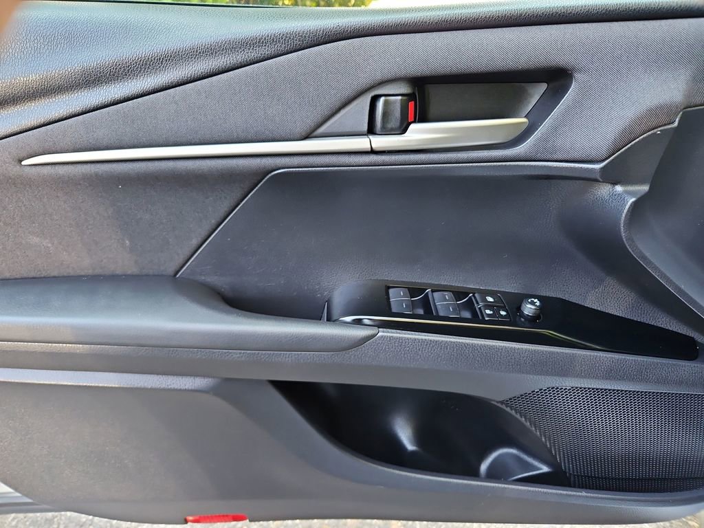 Used 2025 Toyota Camry SE FWD image 25