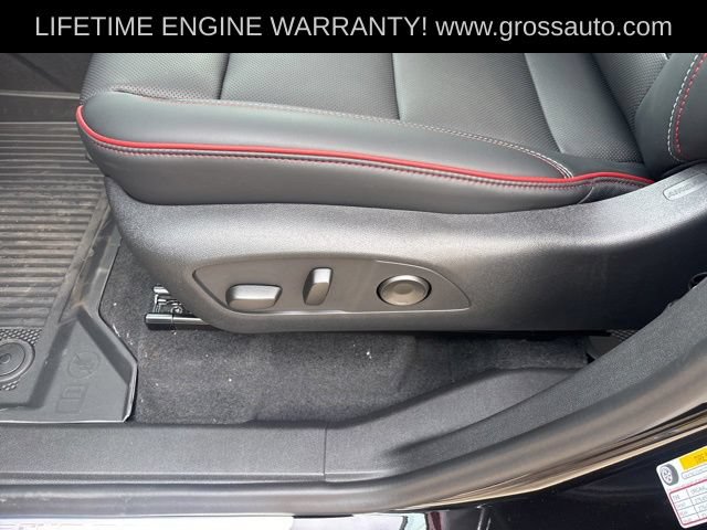New 2027 Chevrolet Traverse RS w/ LPO, Floor Liner Package AWD/4WD image 8