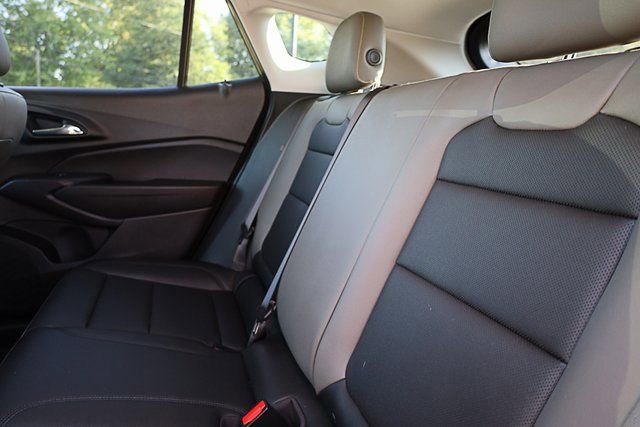 Used 2025 Chevrolet Trax ACTIV image 19