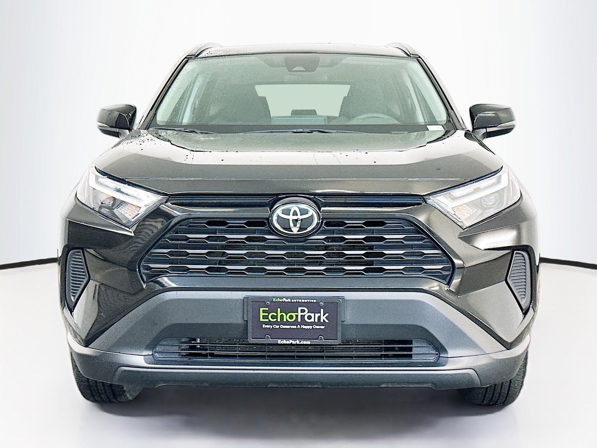 Used 2025 Toyota RAV4 XLE image 2