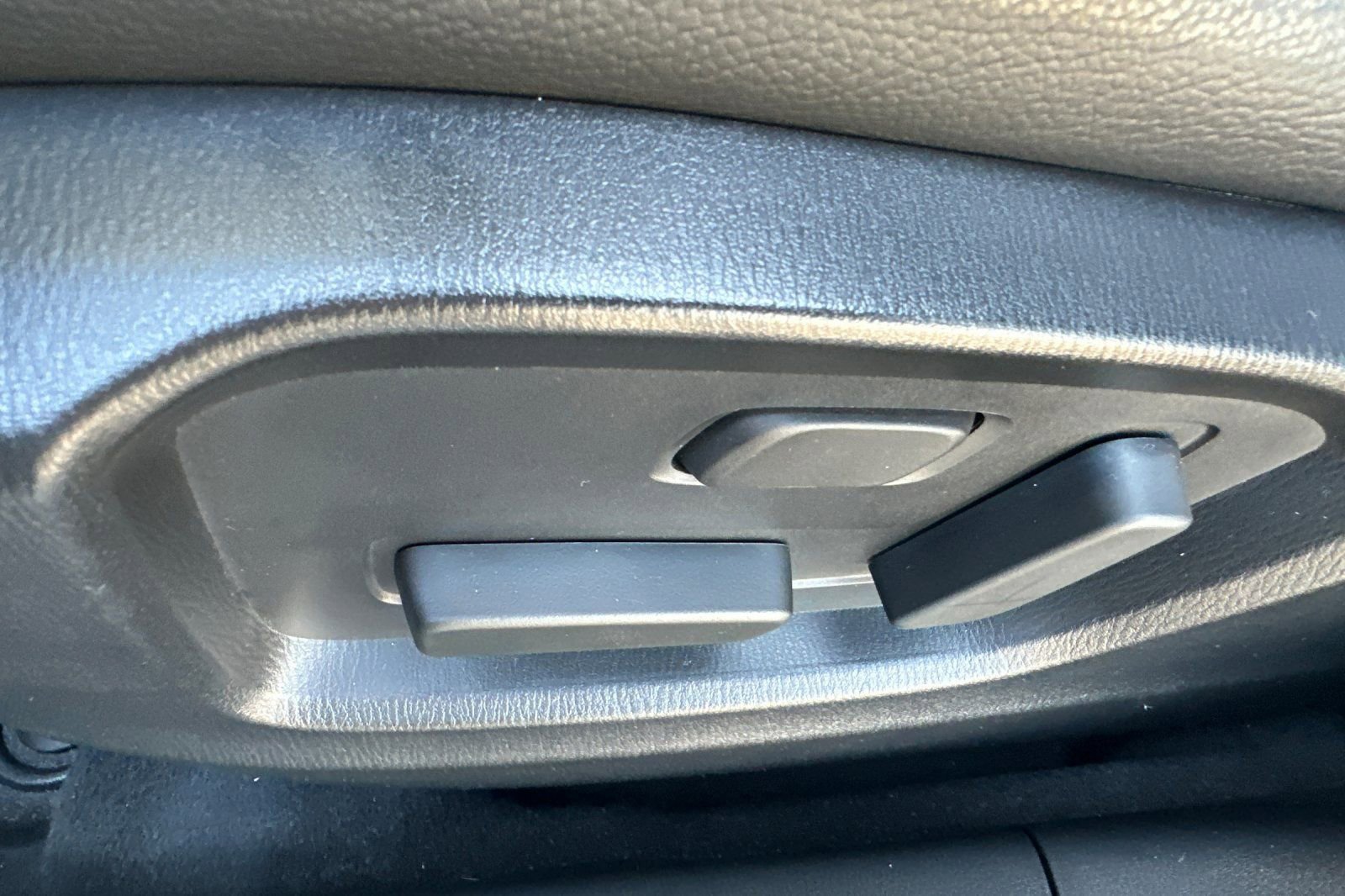 Used 2023 MAZDA CX-5 AWD 2.5 S w/ Premium Plus Pkg image 12