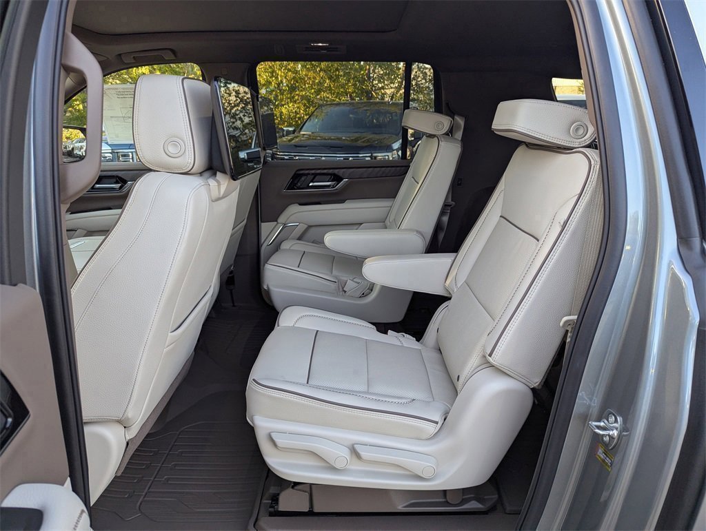 New 2026 GMC Yukon XL Denali w/ Denali Reserve Package image 13