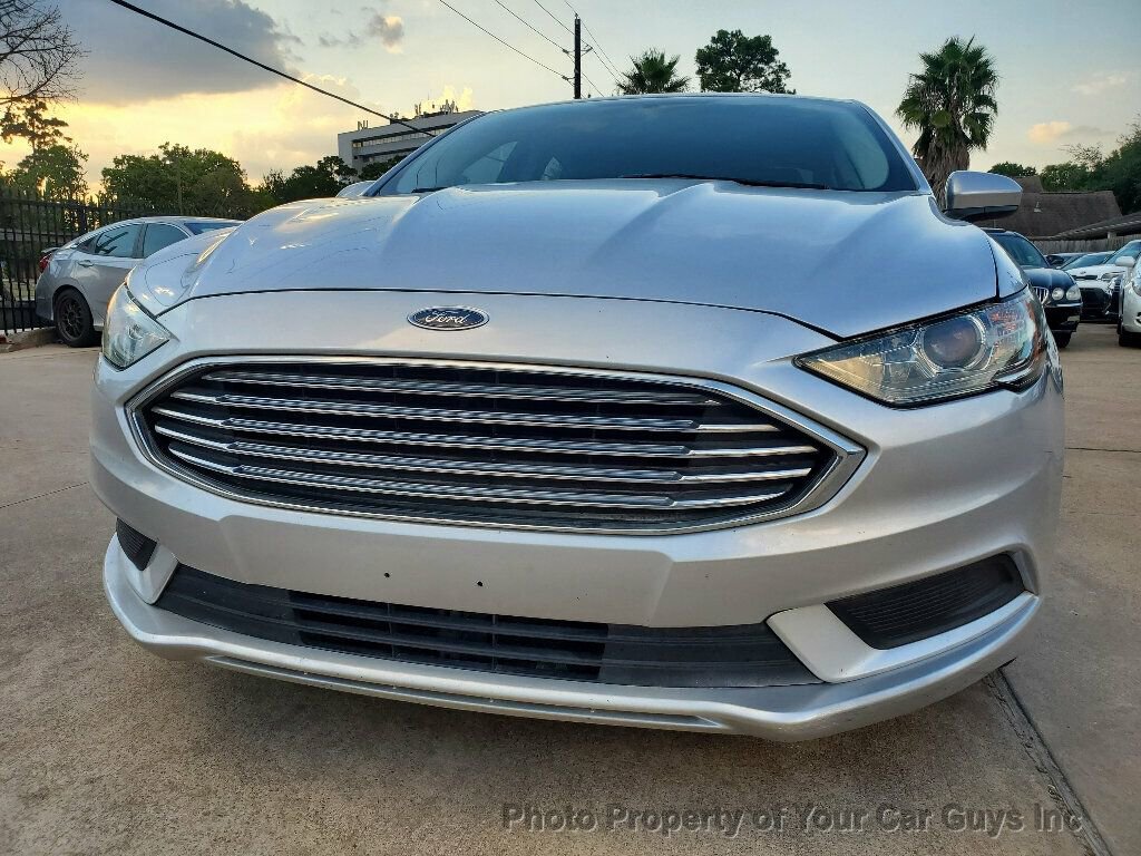 Used 2017 Ford Fusion SE image 4