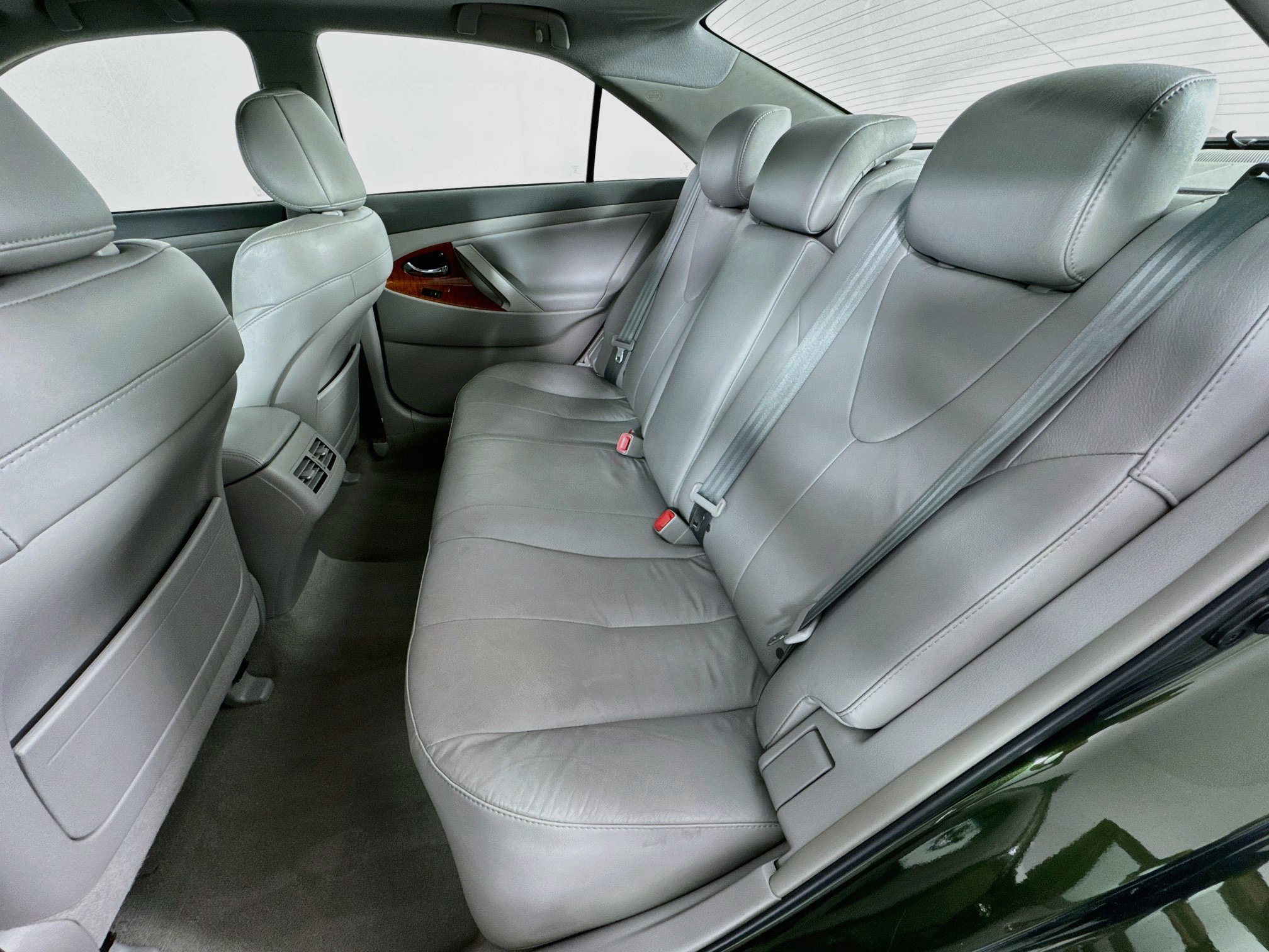 Used 2011 Toyota Camry XLE w/ XLE Extra-Value Pkg #2 FWD image 23