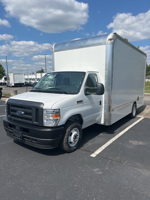 New 2025 Ford E-450 and Econoline 450 Super Duty w/ Driver's Safety Package RWD video 1