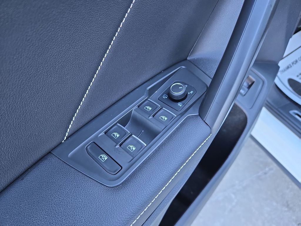 Used 2024 Volkswagen Tiguan SEL R-Line image 13