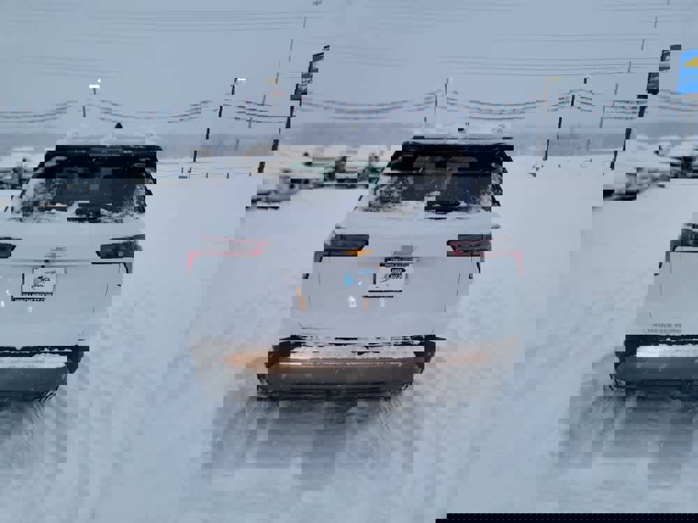 Used 2025 Chevrolet Equinox LT w/ Convenience Package II image 4