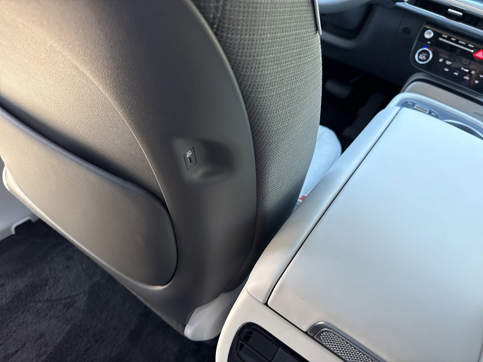 New 2026 Hyundai Ioniq 9 SE image 17