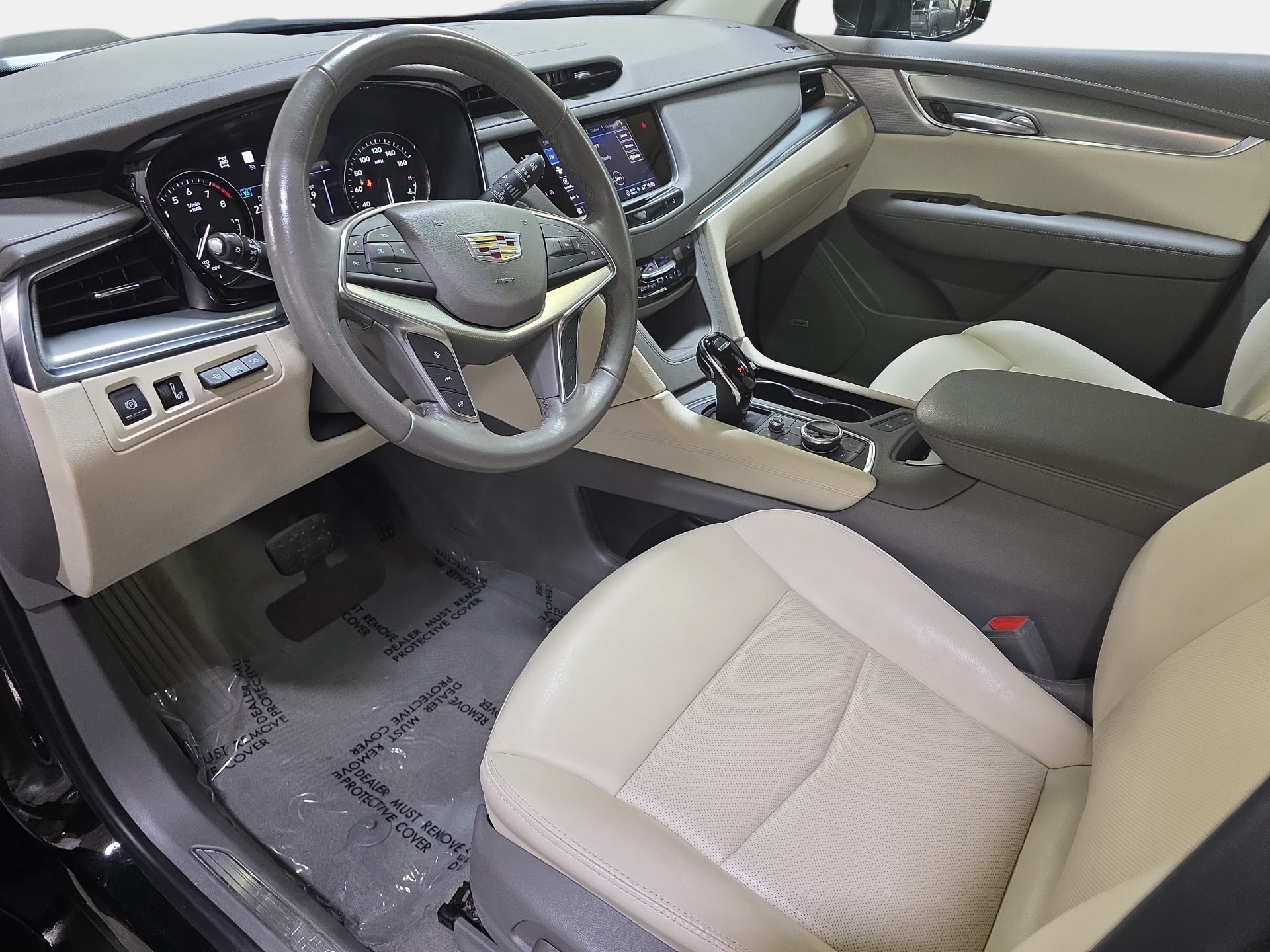 Used 2023 Cadillac XT5 Premium Luxury w/ Technology Package AWD/4WD image 16