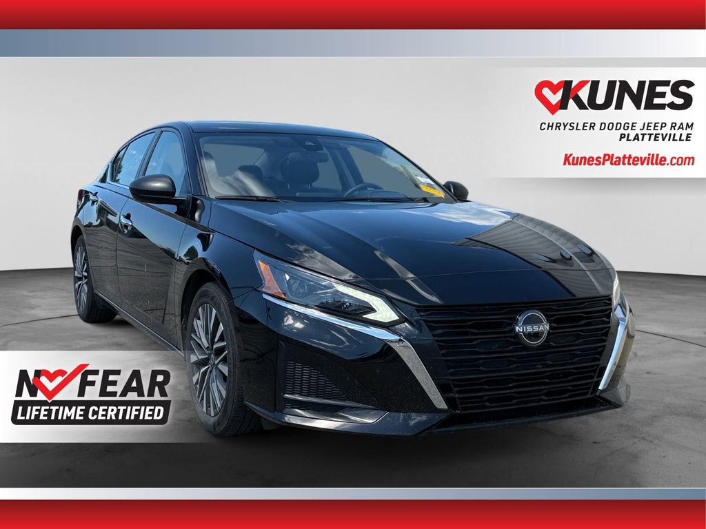 Used 2024 Nissan Altima 2.5 SV FWD image 1