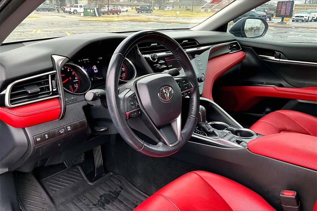 Used 2019 Toyota Camry XSE image 10