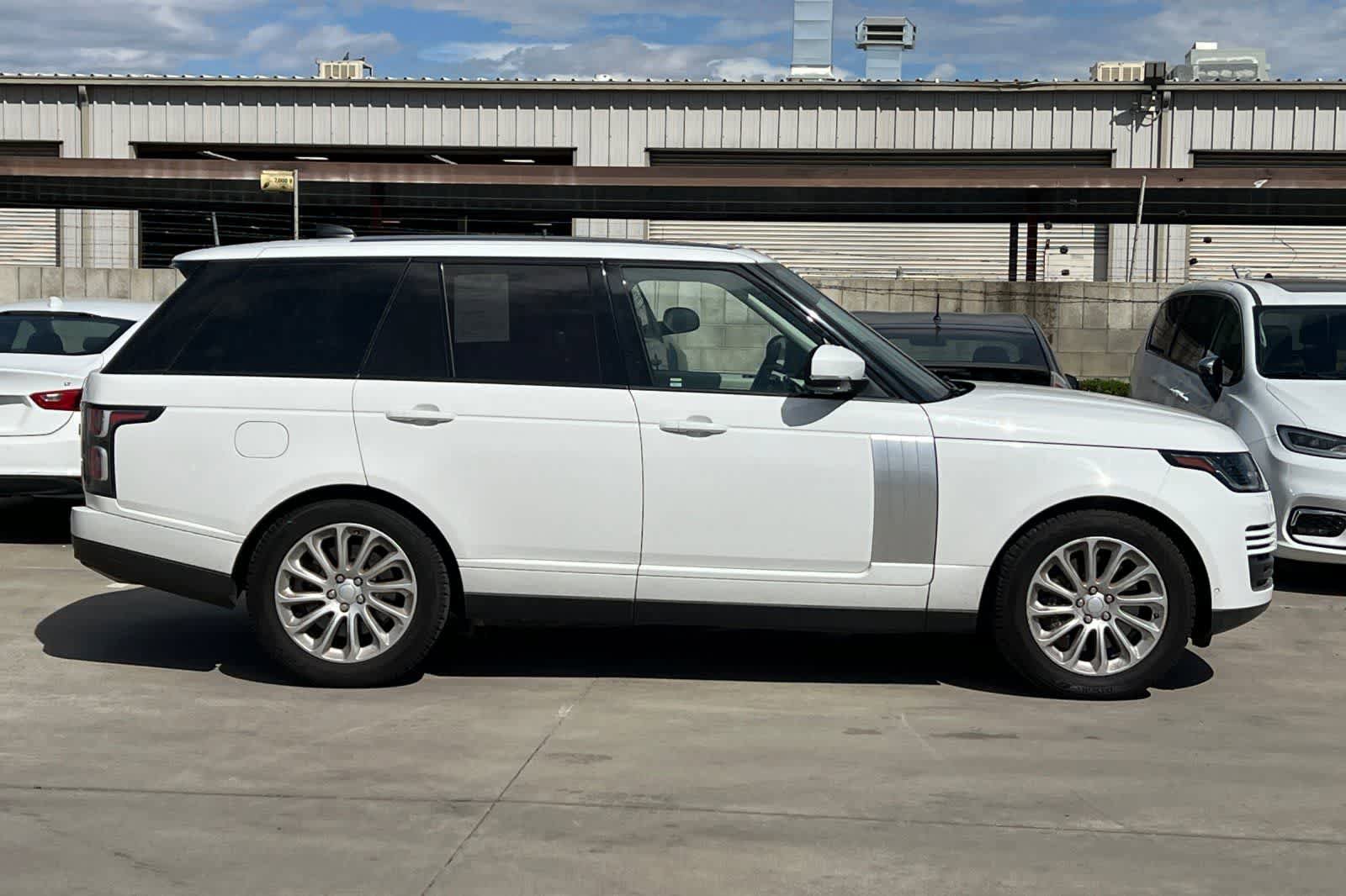 Used 2019 Land Rover Range Rover HSE image 9
