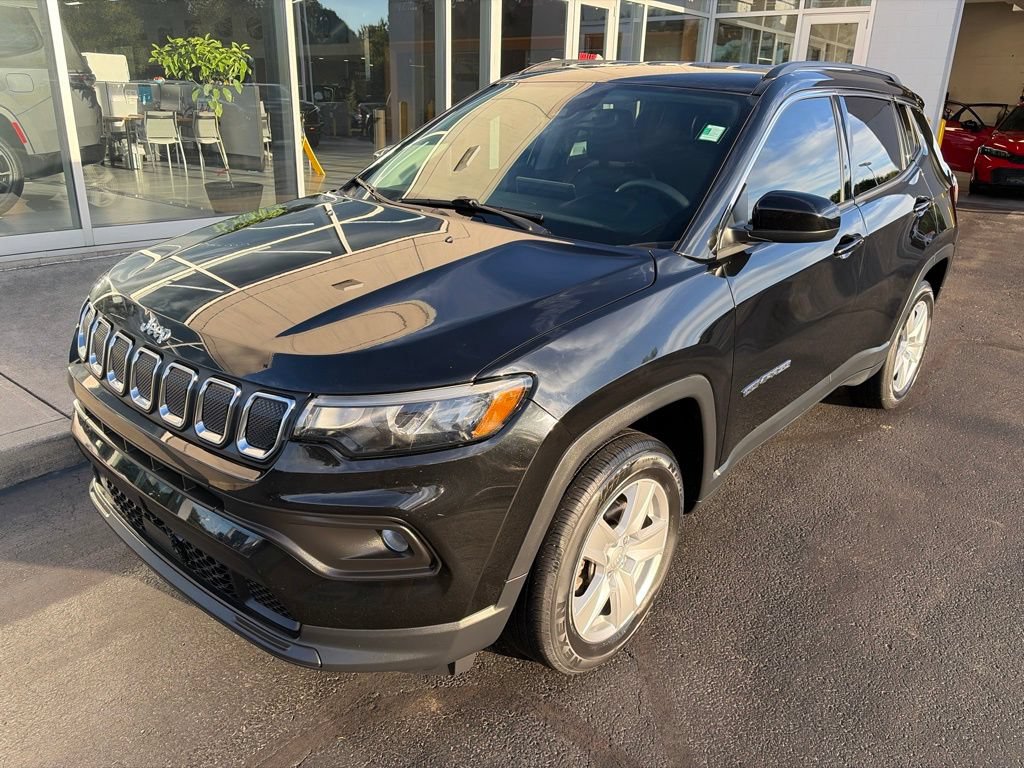 Used 2022 Jeep Compass Latitude AWD/4WD image 2