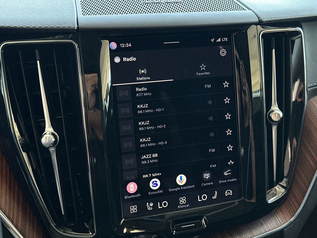 Certified 2023 Volvo XC60 B5 Ultimate AWD/4WD image 17