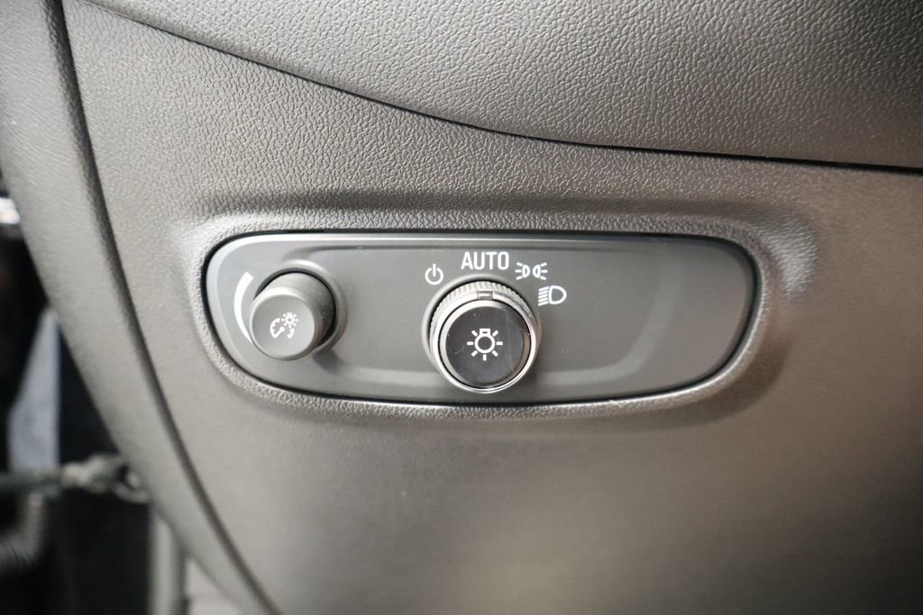 Used 2023 Chevrolet Equinox LT w/ Driver Convenience Package AWD/4WD image 33