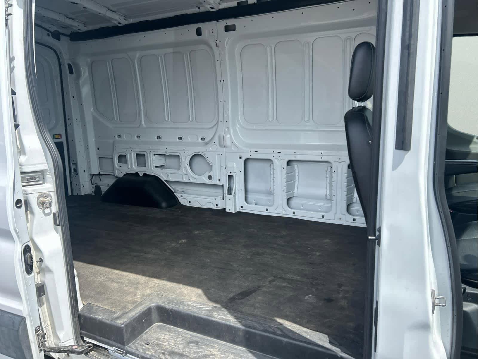 Used 2023 Ford Transit 250 Medium Roof AWD image 9