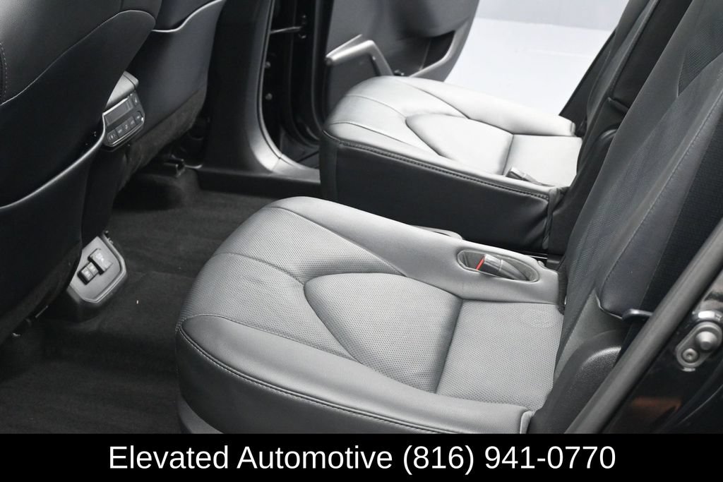 Used 2021 Toyota Highlander Platinum AWD/4WD image 10
