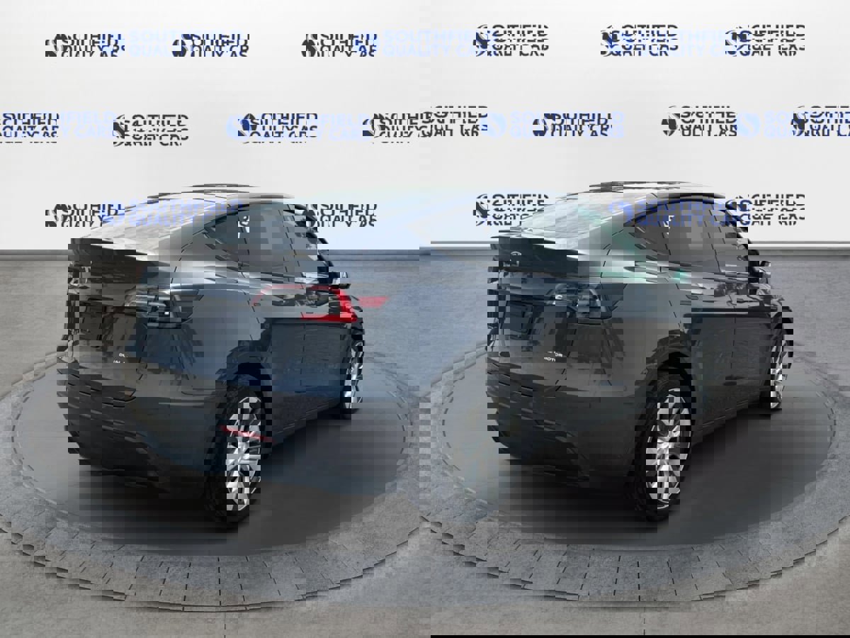 Used 2020 Tesla Model Y Long Range image 7