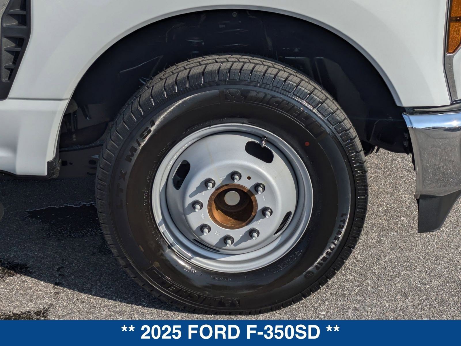 New 2025 Ford F350 XL w/ XL Chrome Package image 12