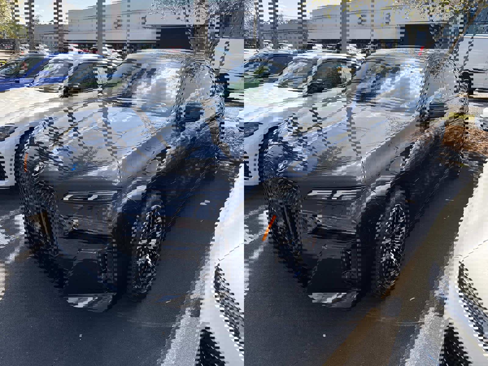 Certified 2026 BMW 750e xDrive w/ Premium Package image 2