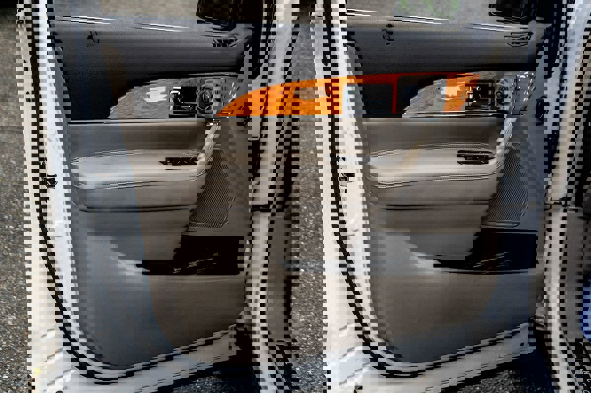 Used 2012 Lincoln MKX AWD image 22