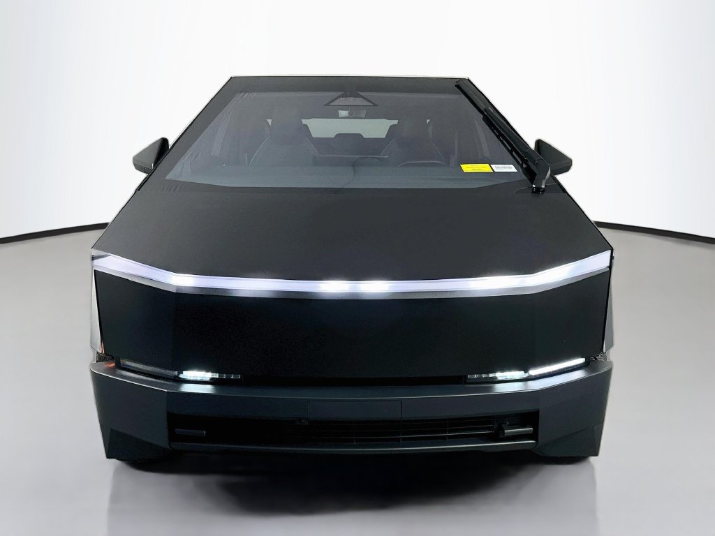 Used 2024 Tesla Cybertruck AWD Crew Cab image 2